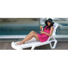 Пластмасов шезлонг бял