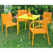 Пластмасов стол ХЕКТОР + маса АЛФ